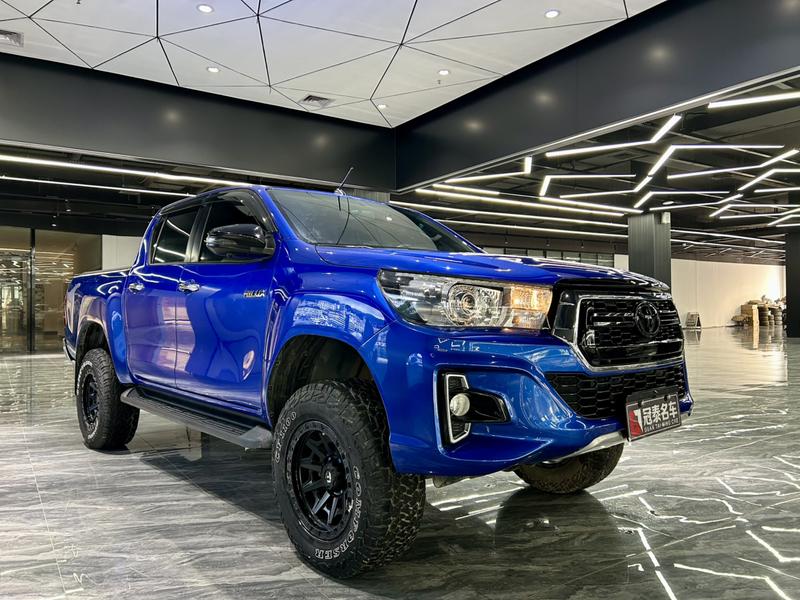 Toyota Hilux - фото 2
