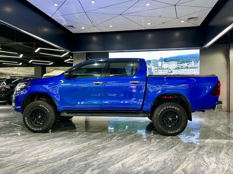 Toyota Hilux - фото 3