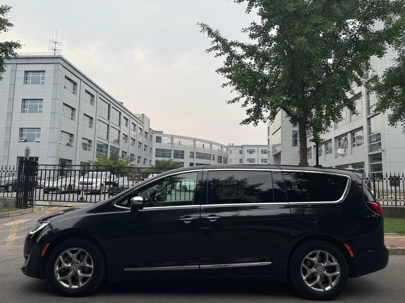 Chrysler Grand Voyager - фото 3