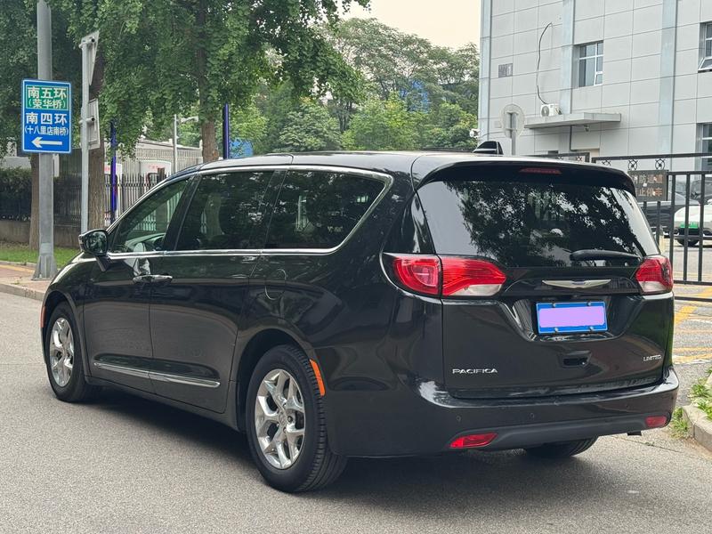 Chrysler Grand Voyager - фото 4