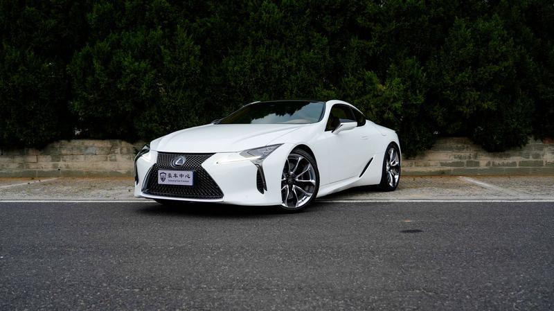 Lexus LC - фото 0