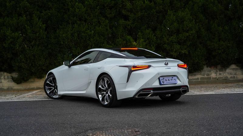 Lexus LC - фото 4