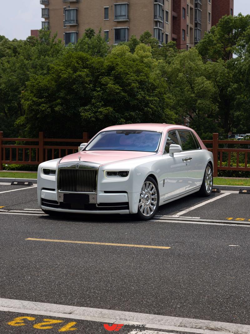 Rolls-Royce Phantom - фото 0
