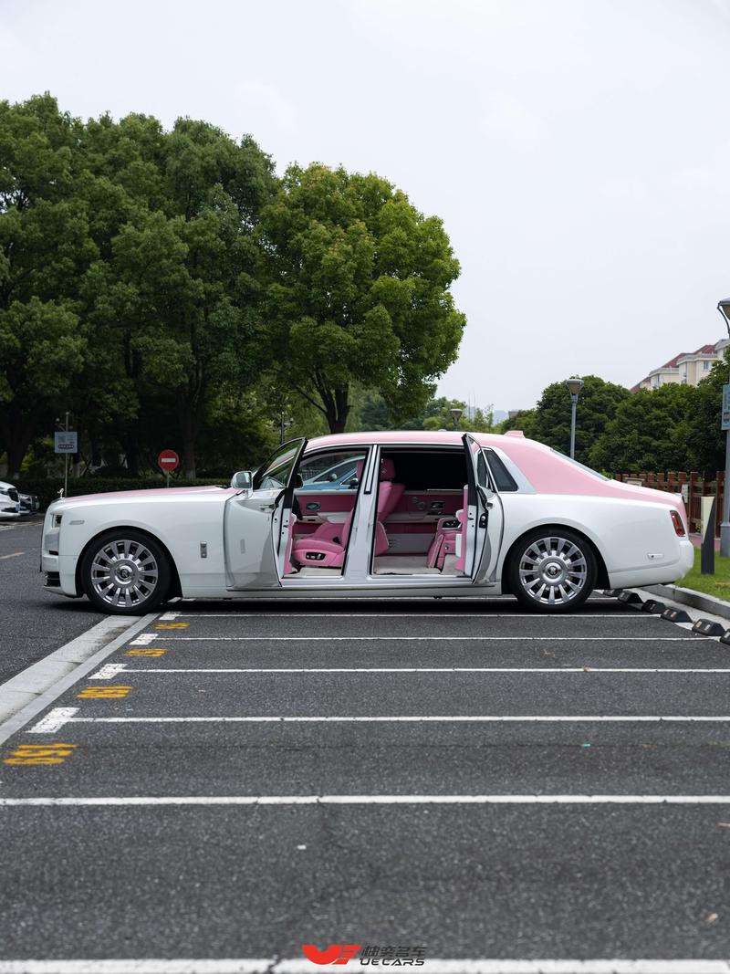 Rolls-Royce Phantom - фото 3