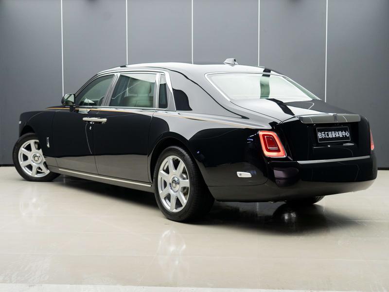 Rolls-Royce Phantom - фото 2