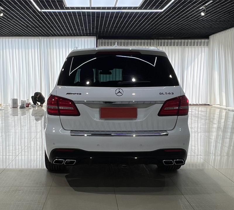 Mercedes-Benz GLS AMG - фото 4