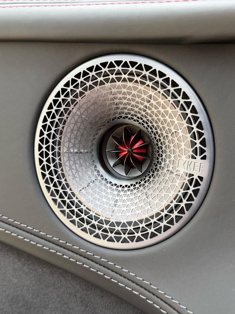 Lotus Eletre - фото 1