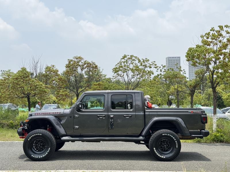 Jeep Gladiator - фото 3