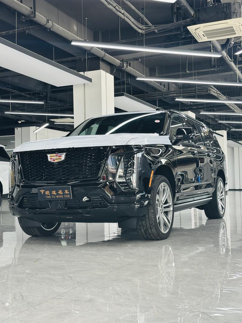 Cadillac ESCALADE - фото 0