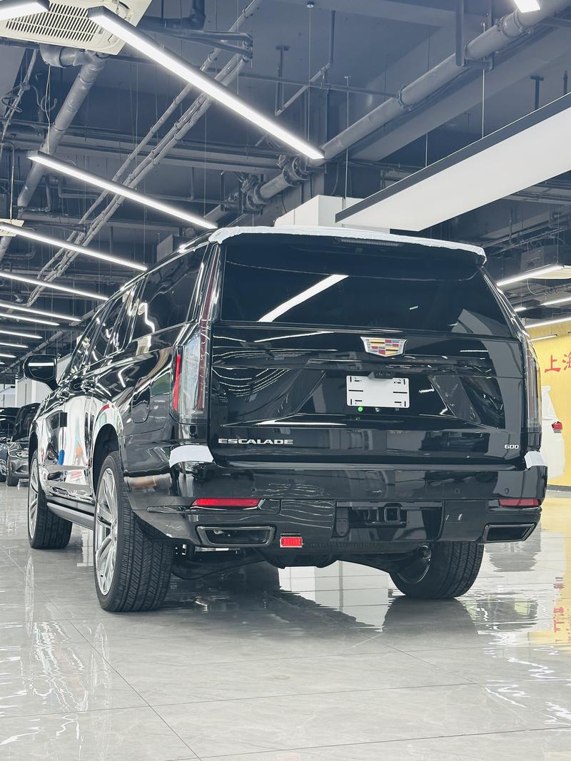 Cadillac ESCALADE - фото 2