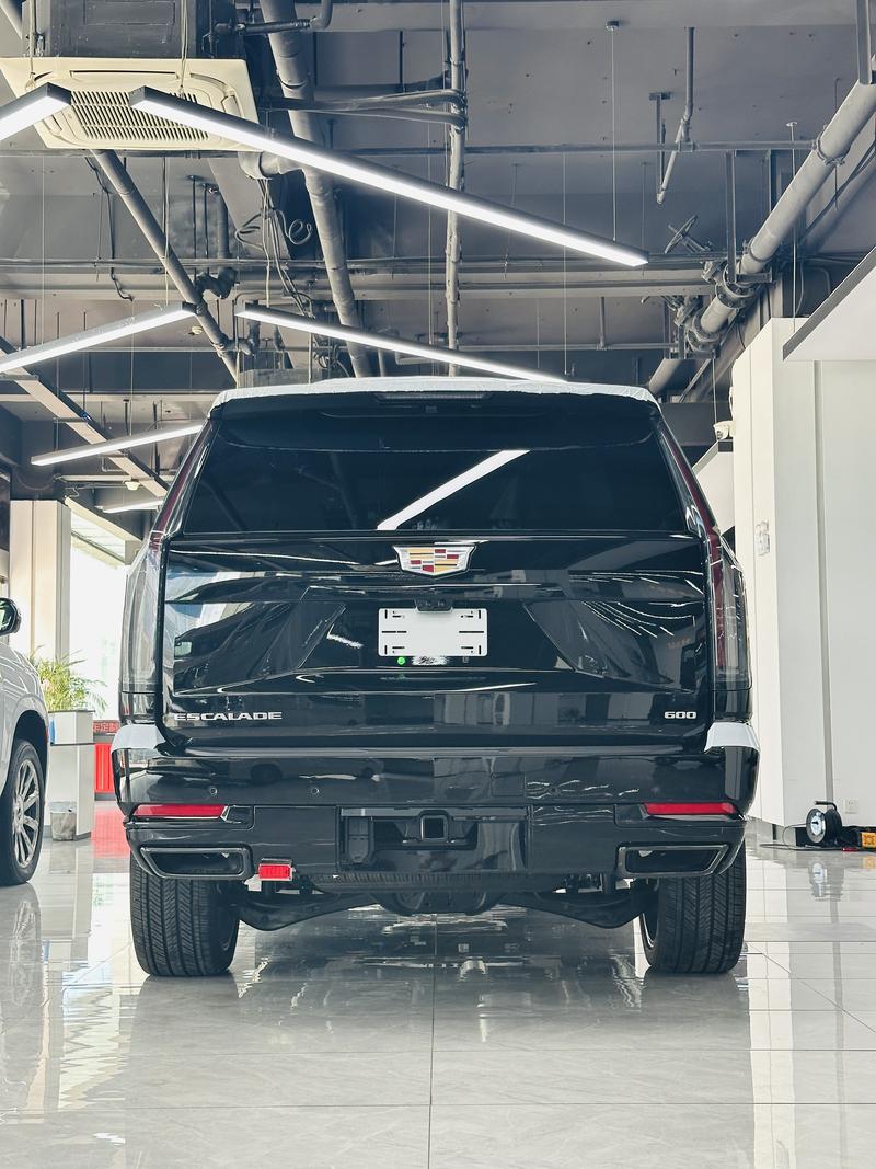 Cadillac ESCALADE - фото 3