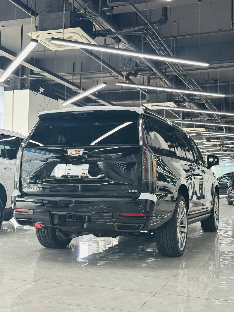 Cadillac ESCALADE - фото 4
