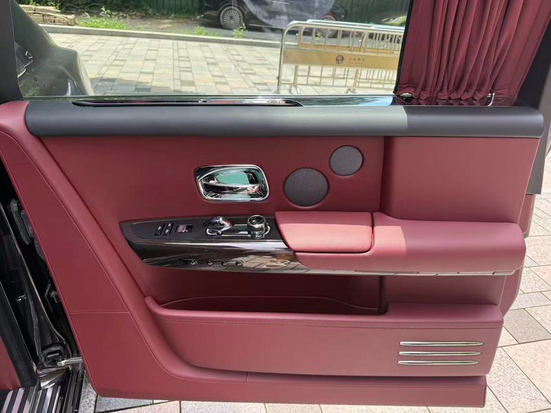Rolls-Royce Phantom - фото 3