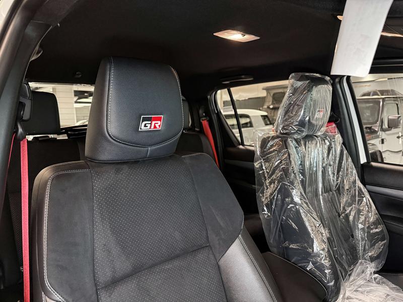 Toyota Hilux - фото 4