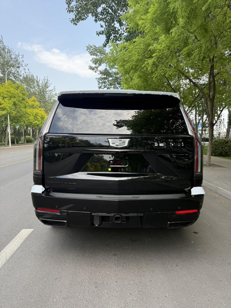 Cadillac ESCALADE - фото 2