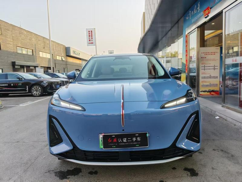 Hongqi 06 - фото 1