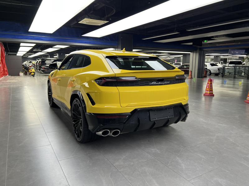 Lamborghini Urus SE - фото 2