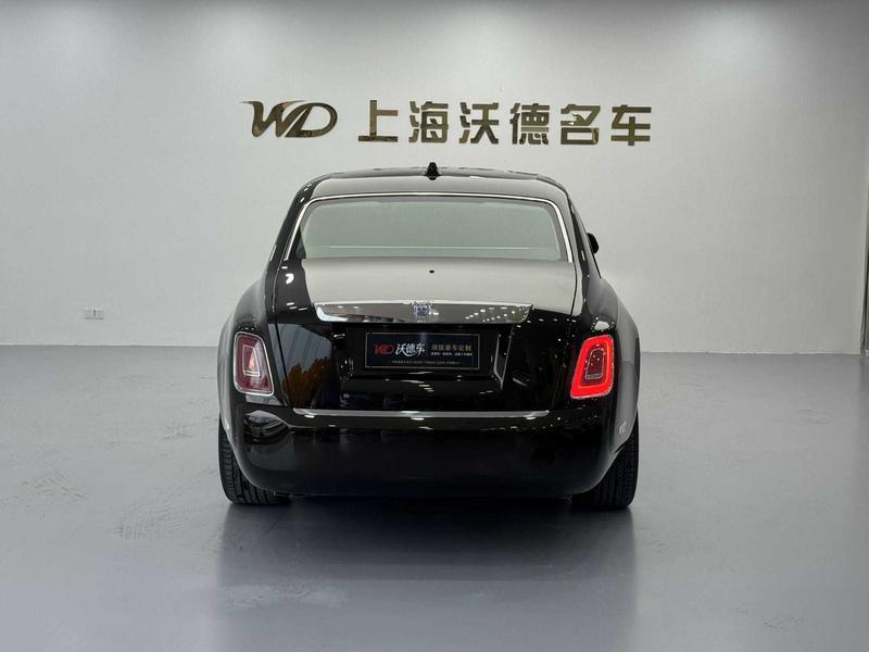 Rolls-Royce Phantom - фото 3