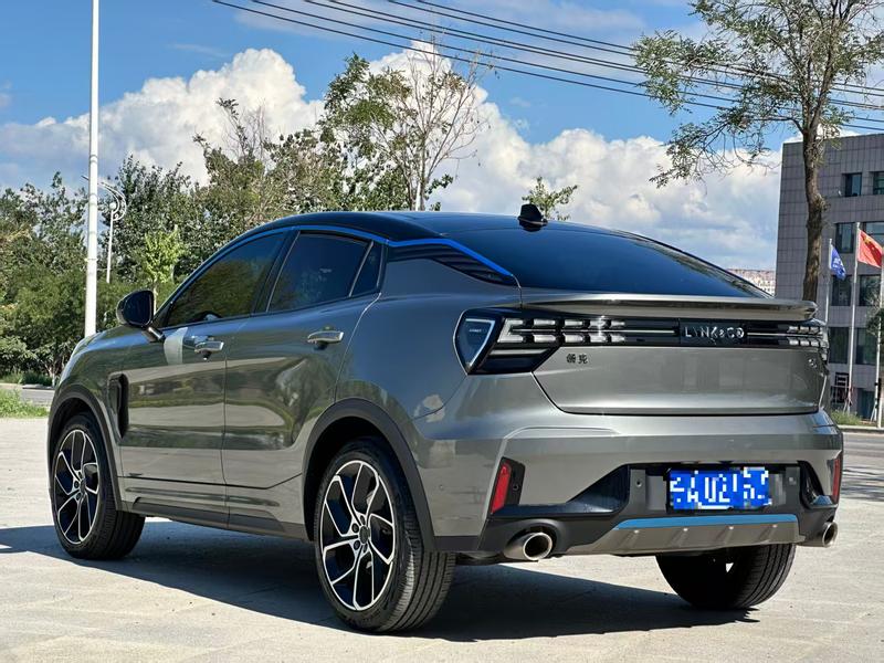 Lynk & Co 05 - фото 3