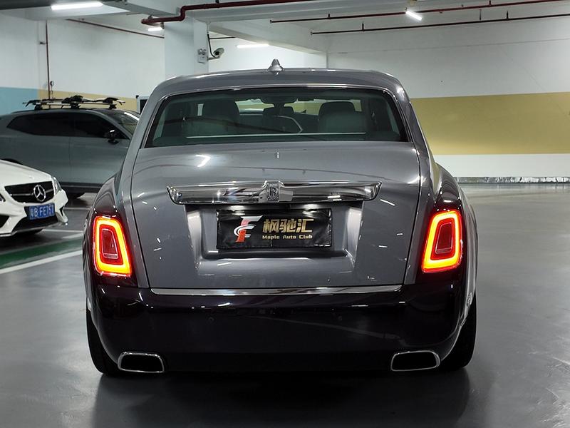 Rolls-Royce Phantom - фото 4