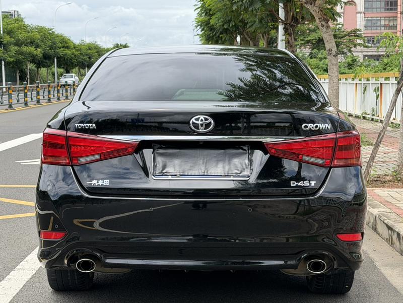 Toyota Crown - фото 3
