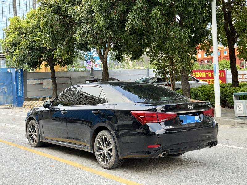Toyota Crown - фото 3