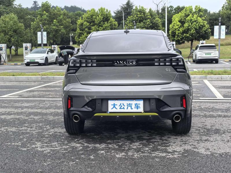 Lynk & Co 05 - фото 3