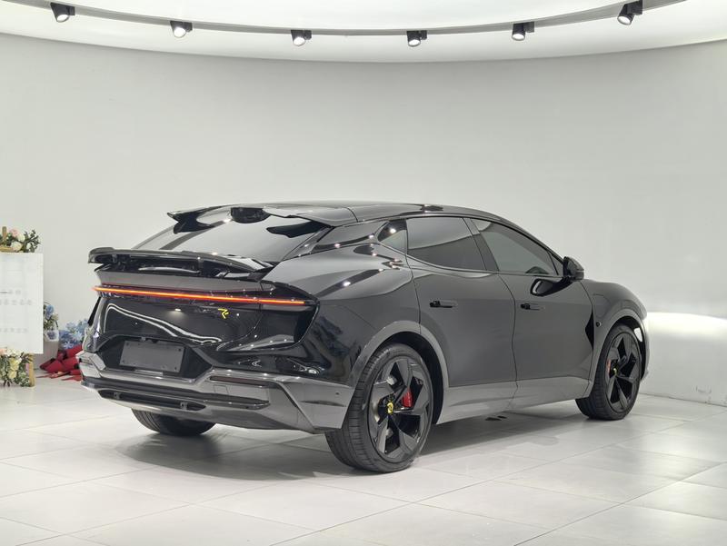 Lotus Eletre - фото 3