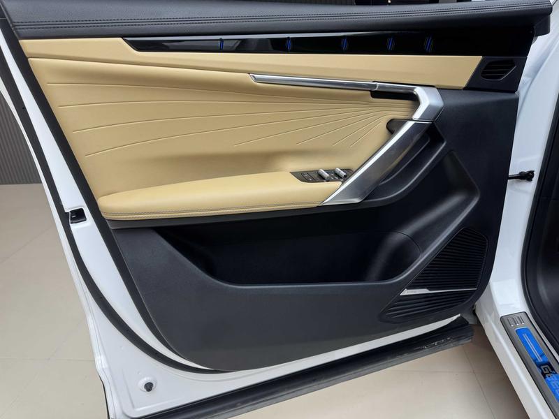 Geely Boyue L - фото 4
