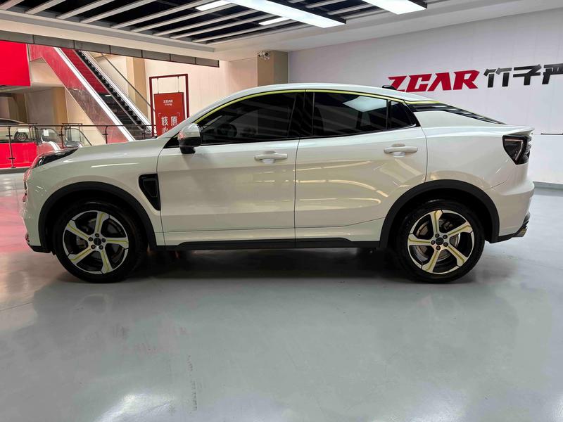 Lynk & Co 05 - фото 3