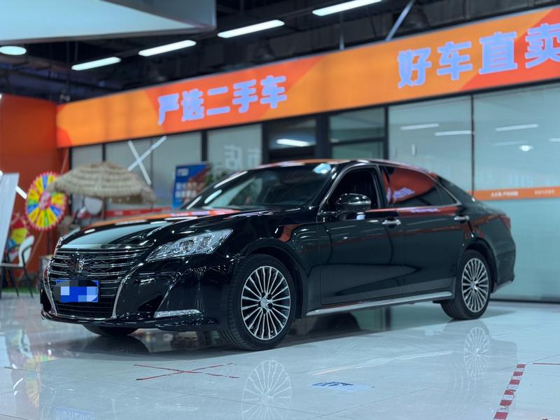 Toyota Crown - фото 0