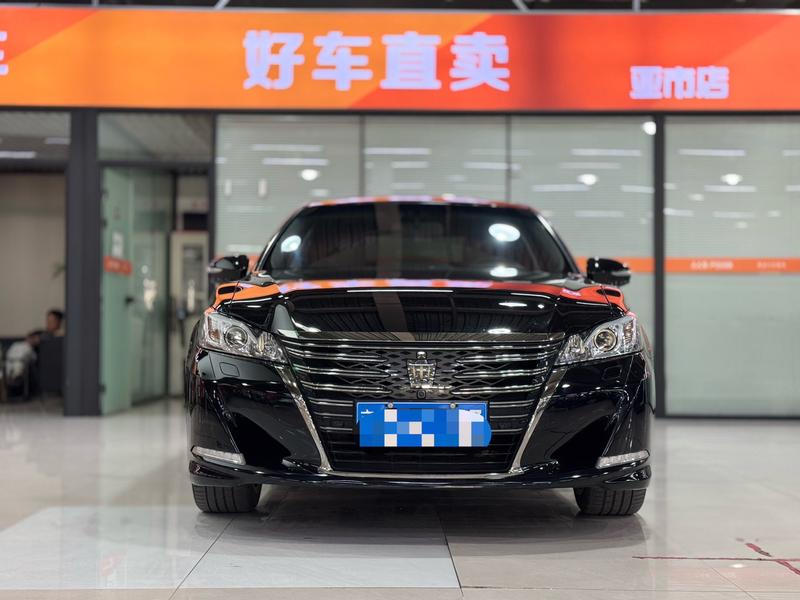Toyota Crown - фото 1