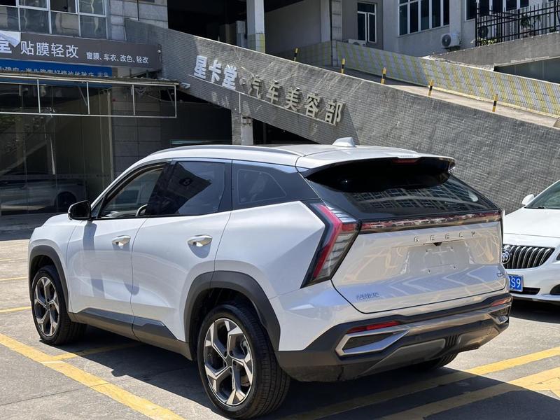 Geely Boyue L - фото 3