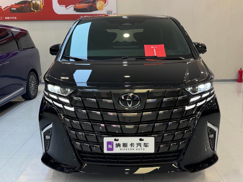 Toyota Alphard - фото 1