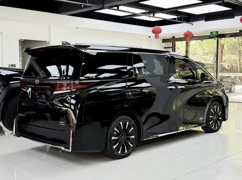 Toyota Vellfire - фото 4