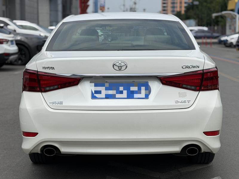 Toyota Crown - фото 2