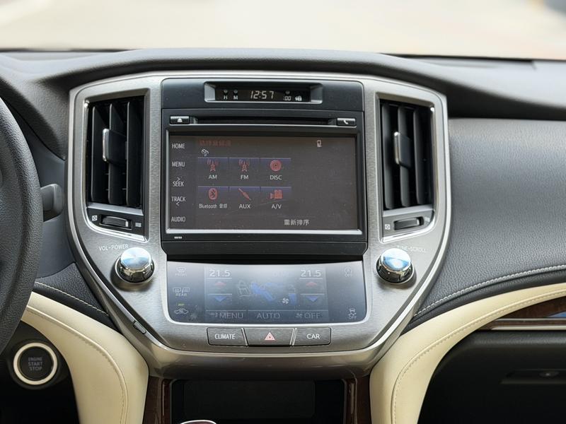 Toyota Crown - фото 4