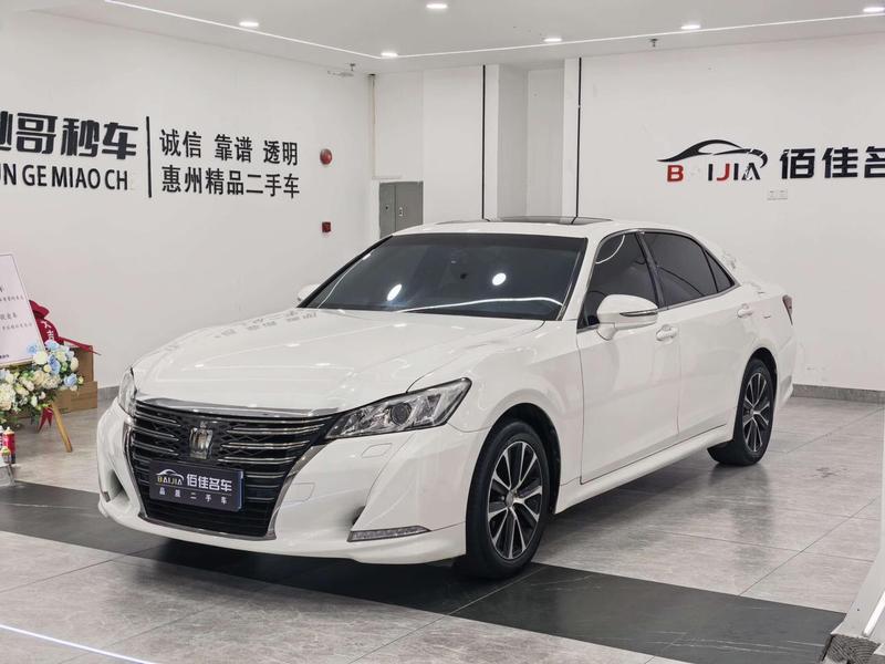 Toyota Crown - фото 0