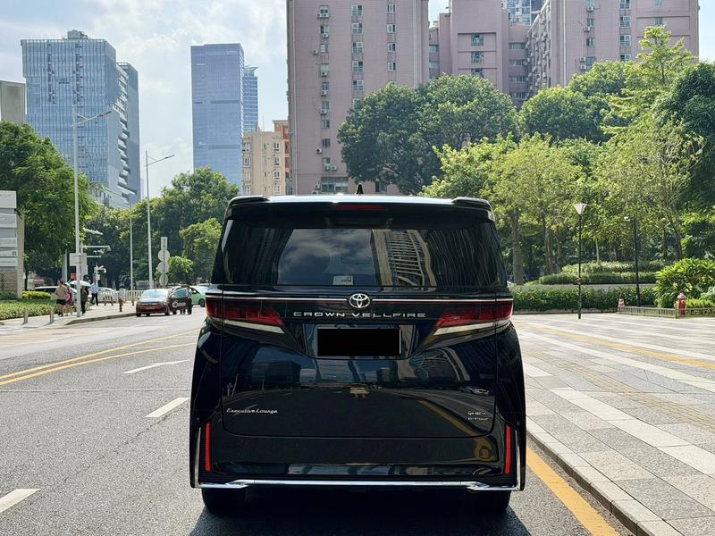 Toyota Vellfire - фото 4