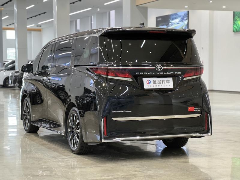 Toyota Vellfire - фото 3