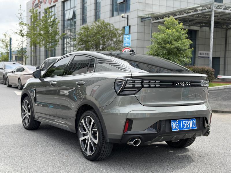 Lynk & Co 05 - фото 3