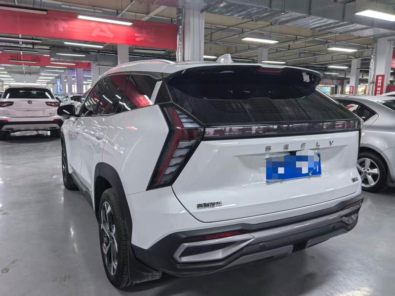 Geely Boyue L - фото 3