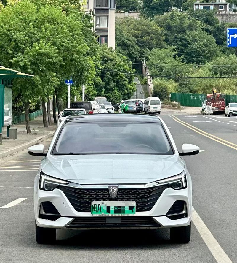 Roewe i6 MAX EV - фото 1