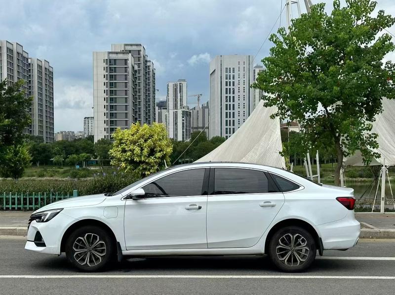 Roewe i6 MAX EV - фото 2