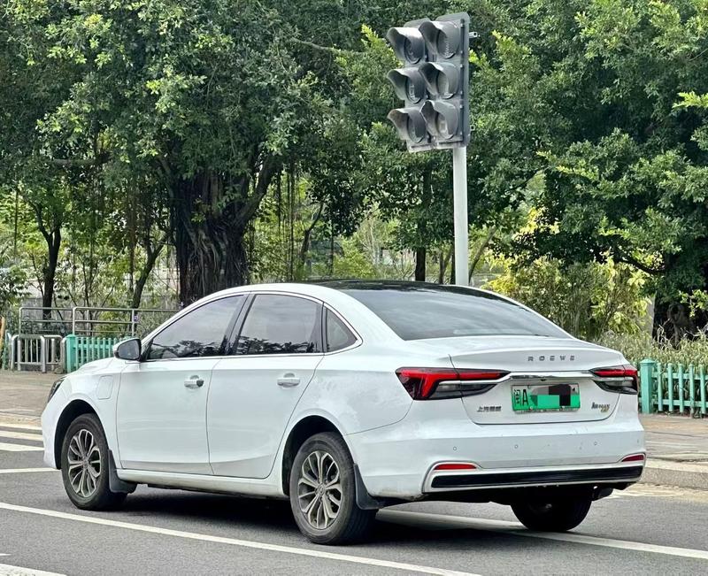 Roewe i6 MAX EV - фото 3
