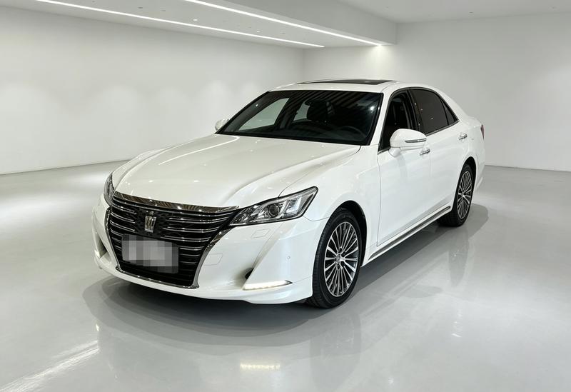 Toyota Crown - фото 0