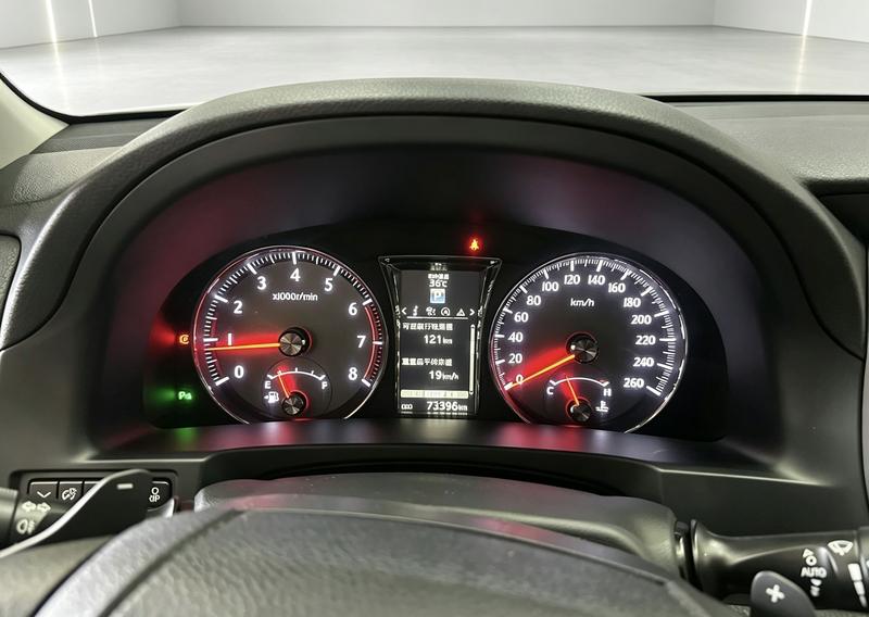 Toyota Crown - фото 4