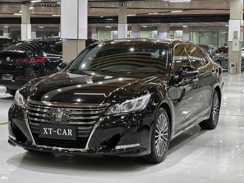 Toyota Crown - фото 0