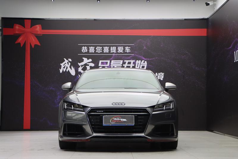 Audi TT - фото 1