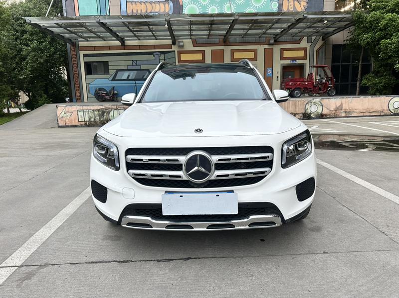 Mercedes-Benz GLB - фото 1